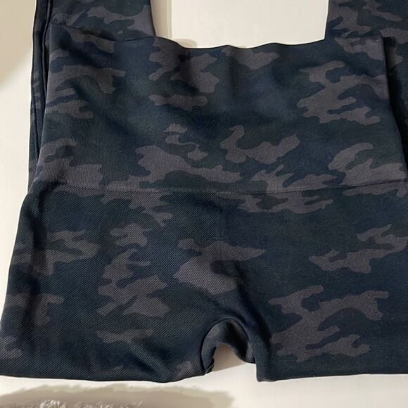 Spanx Black Camo Leggings S - Picture 6 of 7
